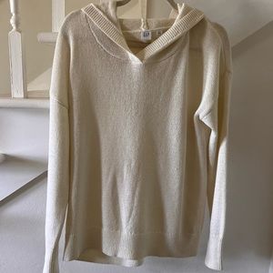 Women’s Gap hooded sweater